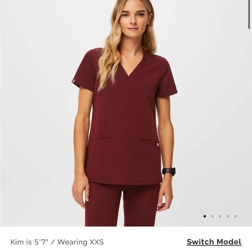 Casma Three-Pocket Scrub Top Burgundy